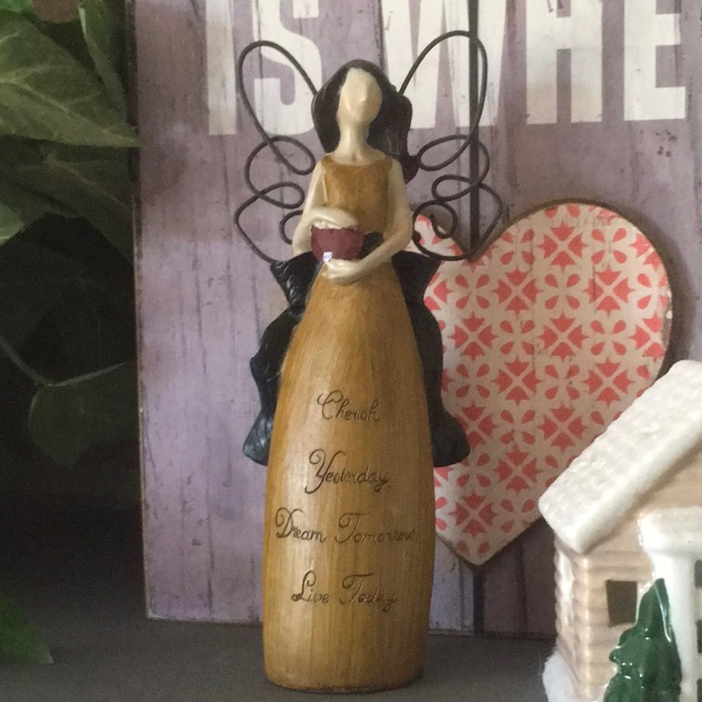 Resin Deco Angel, no name brand. Make offer, pay shipping and it could be yours.